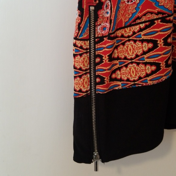 Tunic - Picture 2 of 3